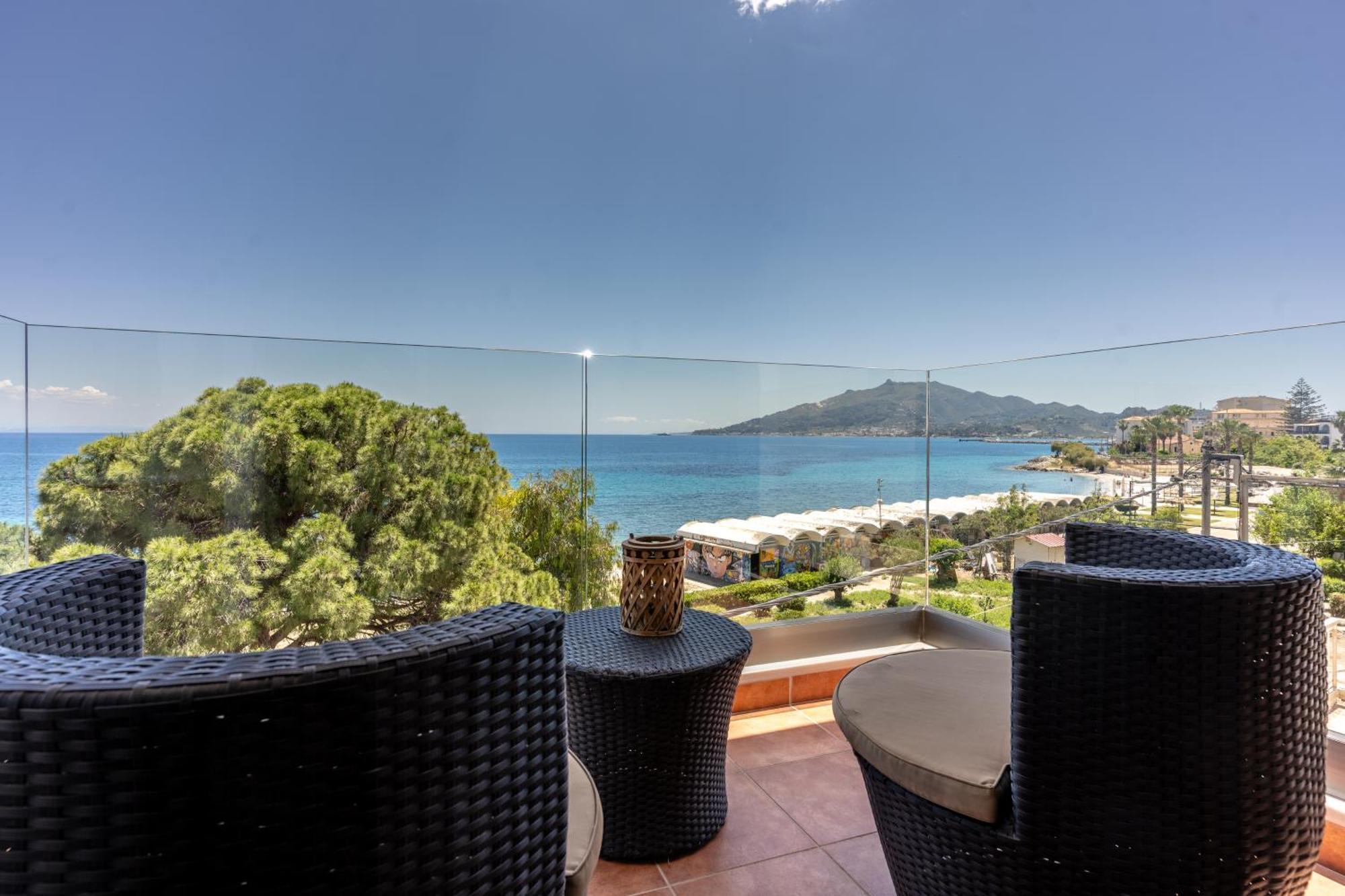 Seafront Spirit Suites Zakynthos Town Luaran gambar