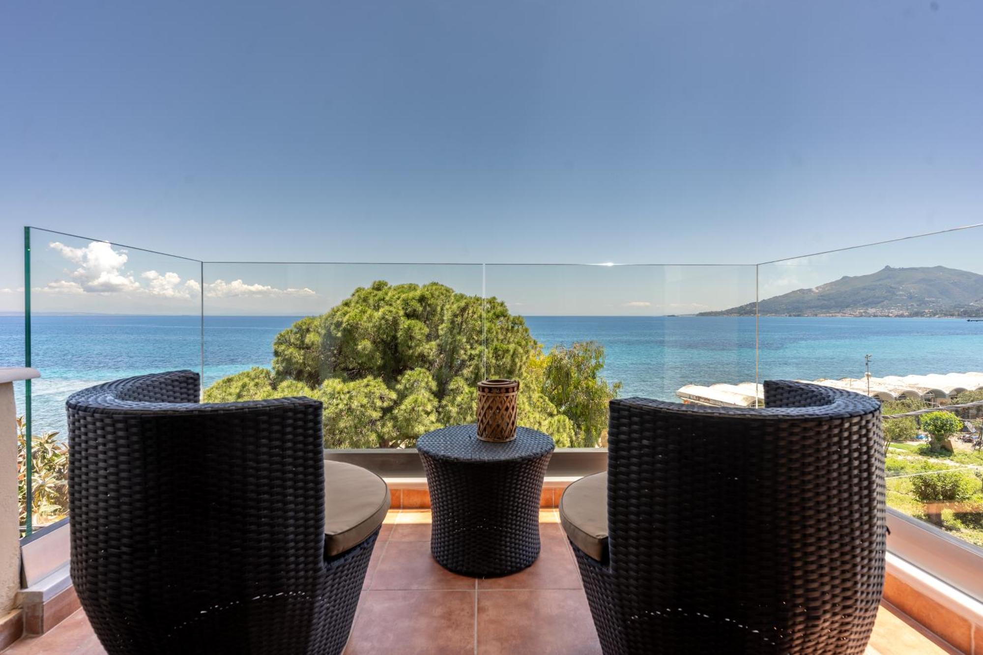 Seafront Spirit Suites Zakynthos Town Luaran gambar