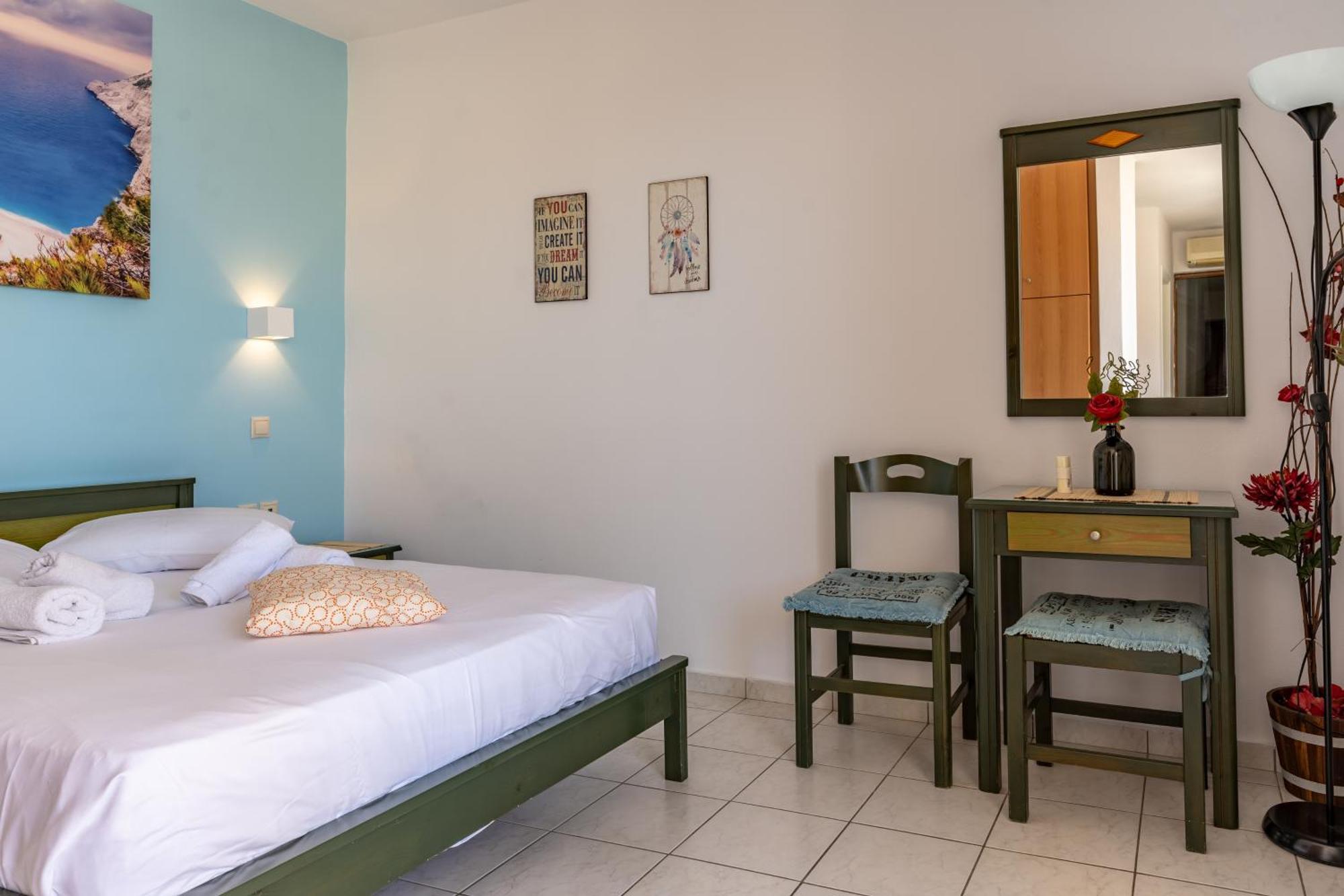 Seafront Spirit Suites Zakynthos Town Bilik gambar